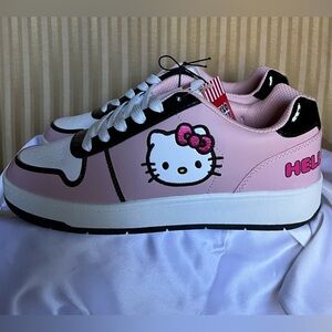 ~WOMEN’S~HELLO KITTY~SNEAKERS~NIB~8